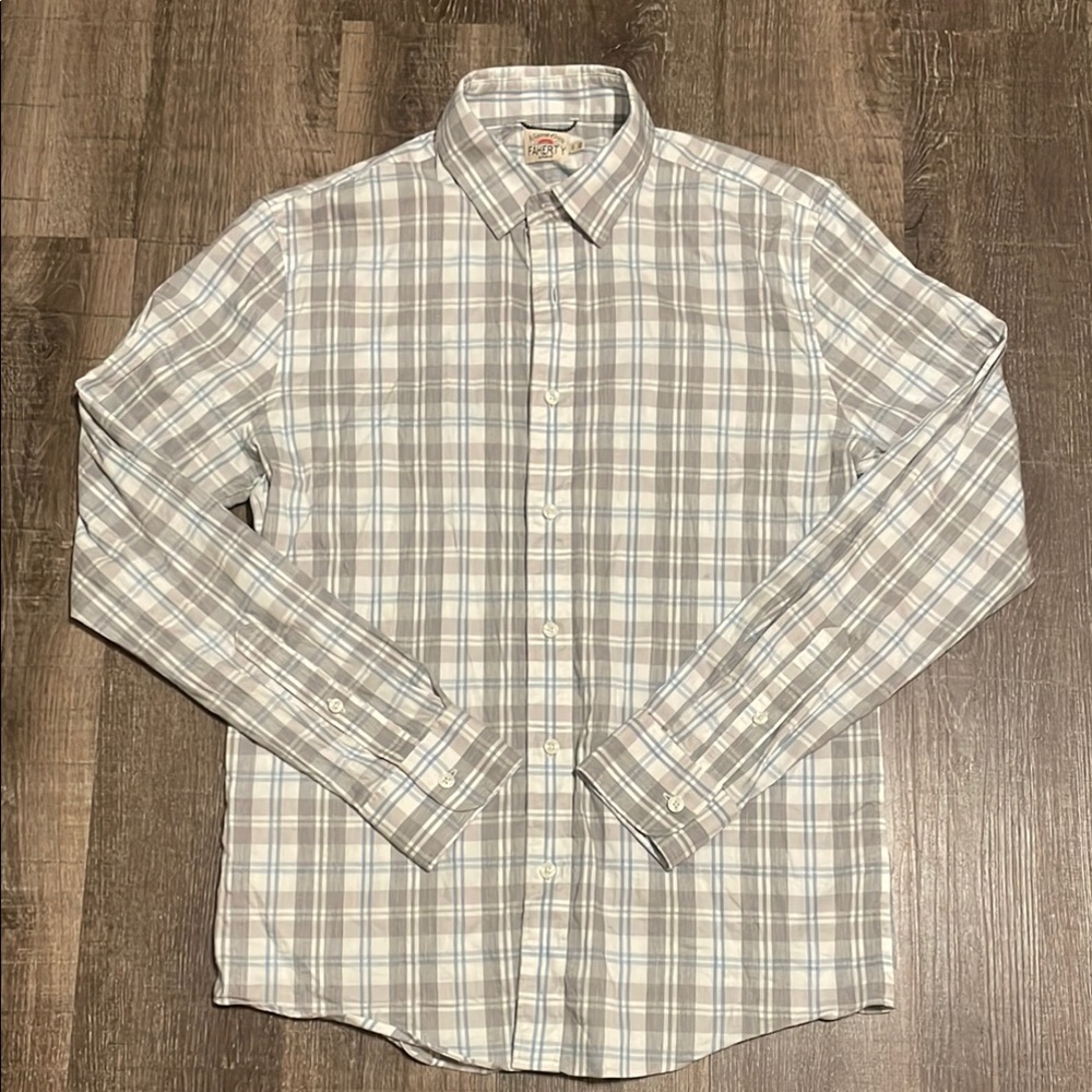 Faherty Long Sleeve Button Down Shirt. Size Medium. Blue/white/grey plaid